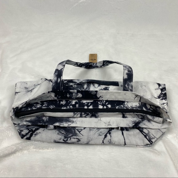 NWT PINK Tie-Dye Tote Bag - Picture 11 of 15